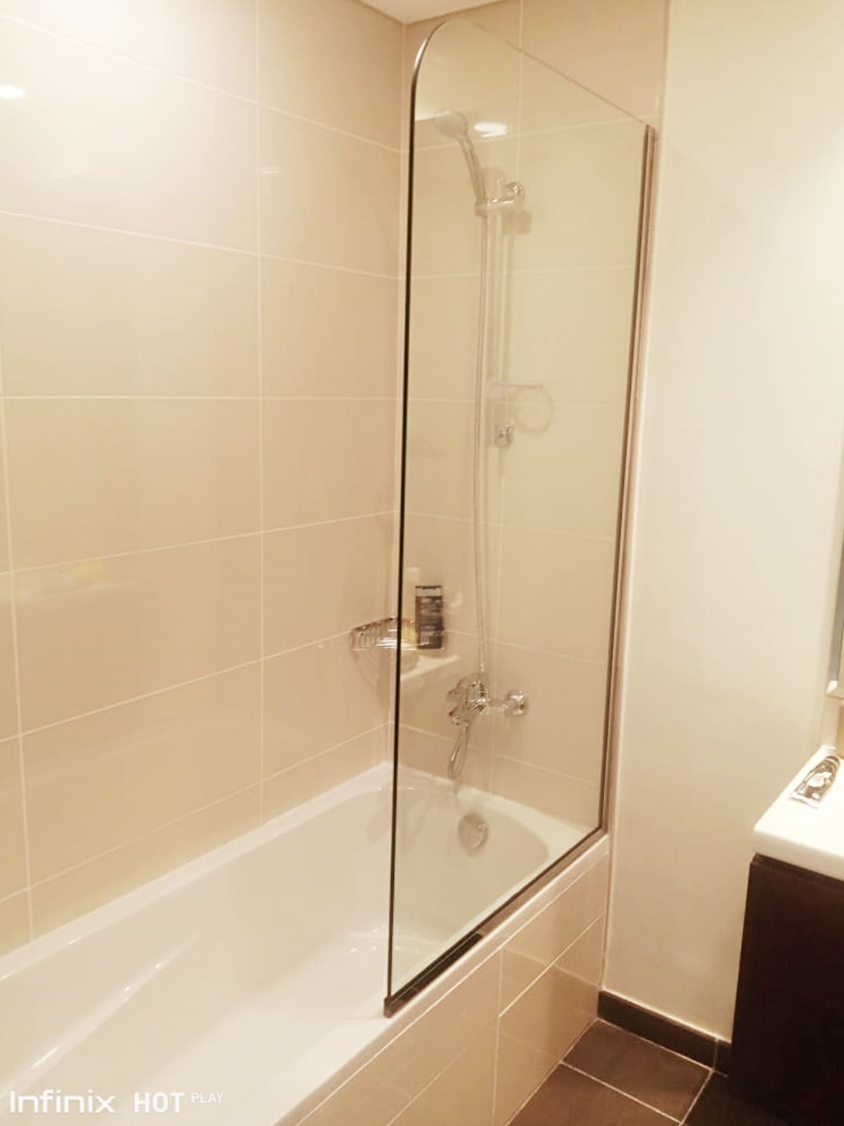 bathtub fixed shower screen