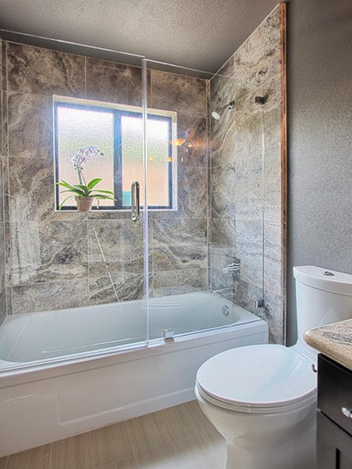 swing shower enclosure in dubai