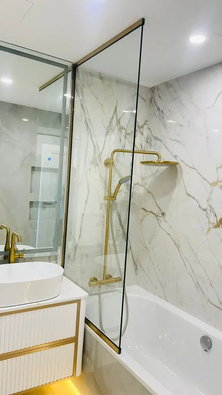 Bathtub Fixed Glass in Golden Frame